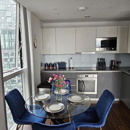 2 Bed Luxurious Apartments Canary Wharf London Exteriör bild