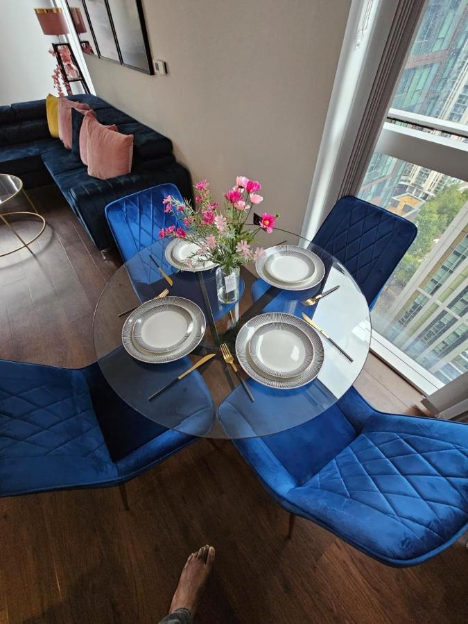 2 Bed Luxurious Apartments Canary Wharf London Exteriör bild