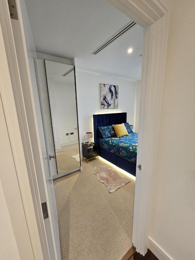 2 Bed Luxurious Apartments Canary Wharf London Exteriör bild