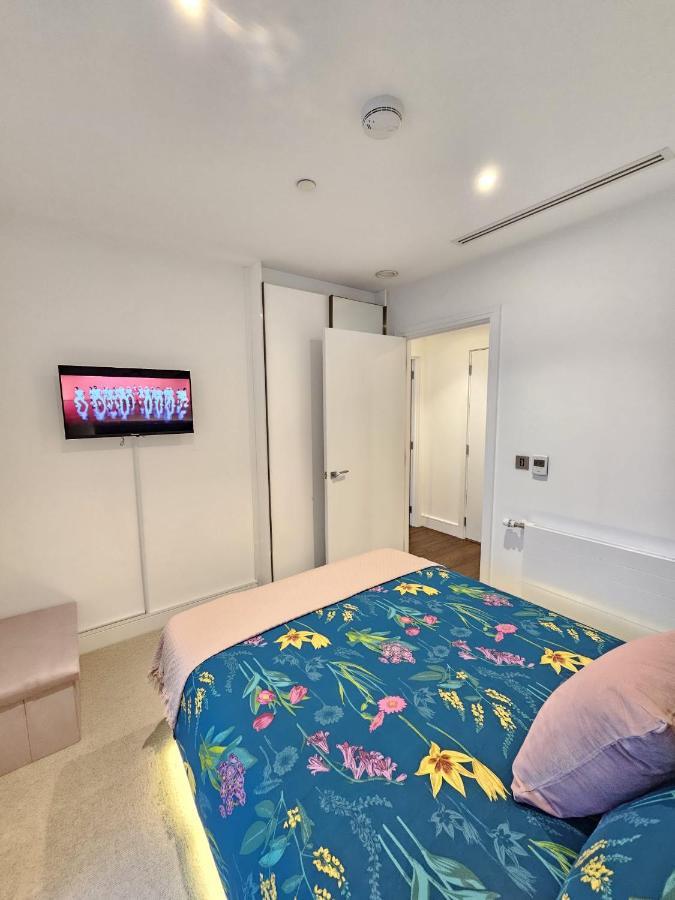 2 Bed Luxurious Apartments Canary Wharf London Exteriör bild