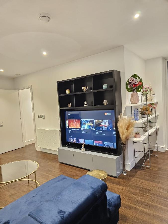 2 Bed Luxurious Apartments Canary Wharf London Exteriör bild